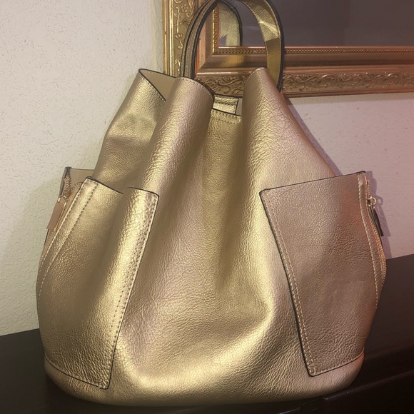 Vegan Bucket Tote & Vegan Wallet - Picture 3 of 7